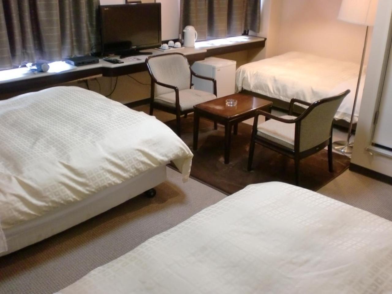 Tsuyama Central Hotel Townhouse Eksteriør bilde